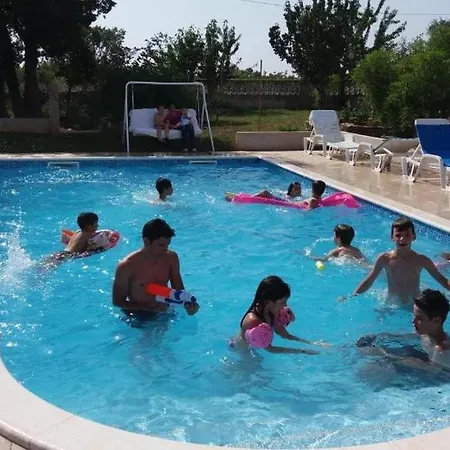 Family-friendly With Swimming Pool Lozovac, Krka - 18961 * 로조박