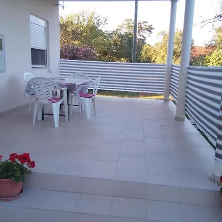 Family-friendly With Swimming Pool Lozovac, Krka - 18961 로조박