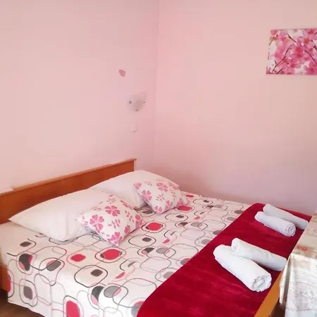 Family Friendly With A Swimming Pool Lozovac, Krka - 18961 Apartment *