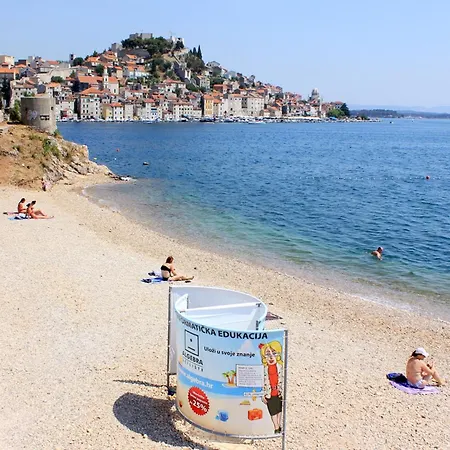 Family-friendly With Swimming Pool Lozovac, Krka - 18961 아파트 로조박