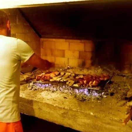 Family-friendly With Swimming Pool Lozovac, Krka - 18961 * 로조박