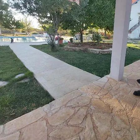 Family-friendly With Swimming Pool Lozovac, Krka - 18961 로조박