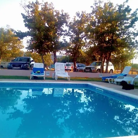 Family-friendly With Swimming Pool Lozovac, Krka - 18961 아파트