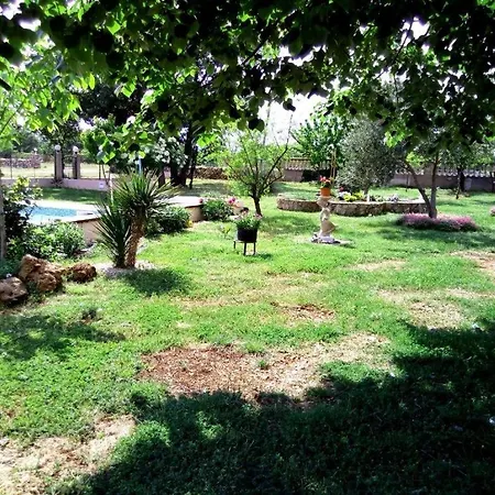 아파트 Family-friendly With Swimming Pool Lozovac, Krka - 18961