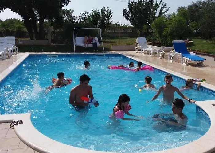Family-friendly With Swimming Pool Lozovac, Krka - 18961 * Lozovac