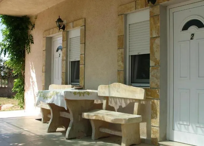 Appartamento Family-friendly With Swimming Pool Lozovac, Krka - 18961 Lozovac