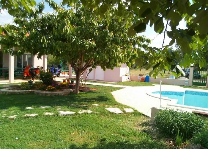 Family-friendly With Swimming Pool Lozovac, Krka - 18961 Appartamento *